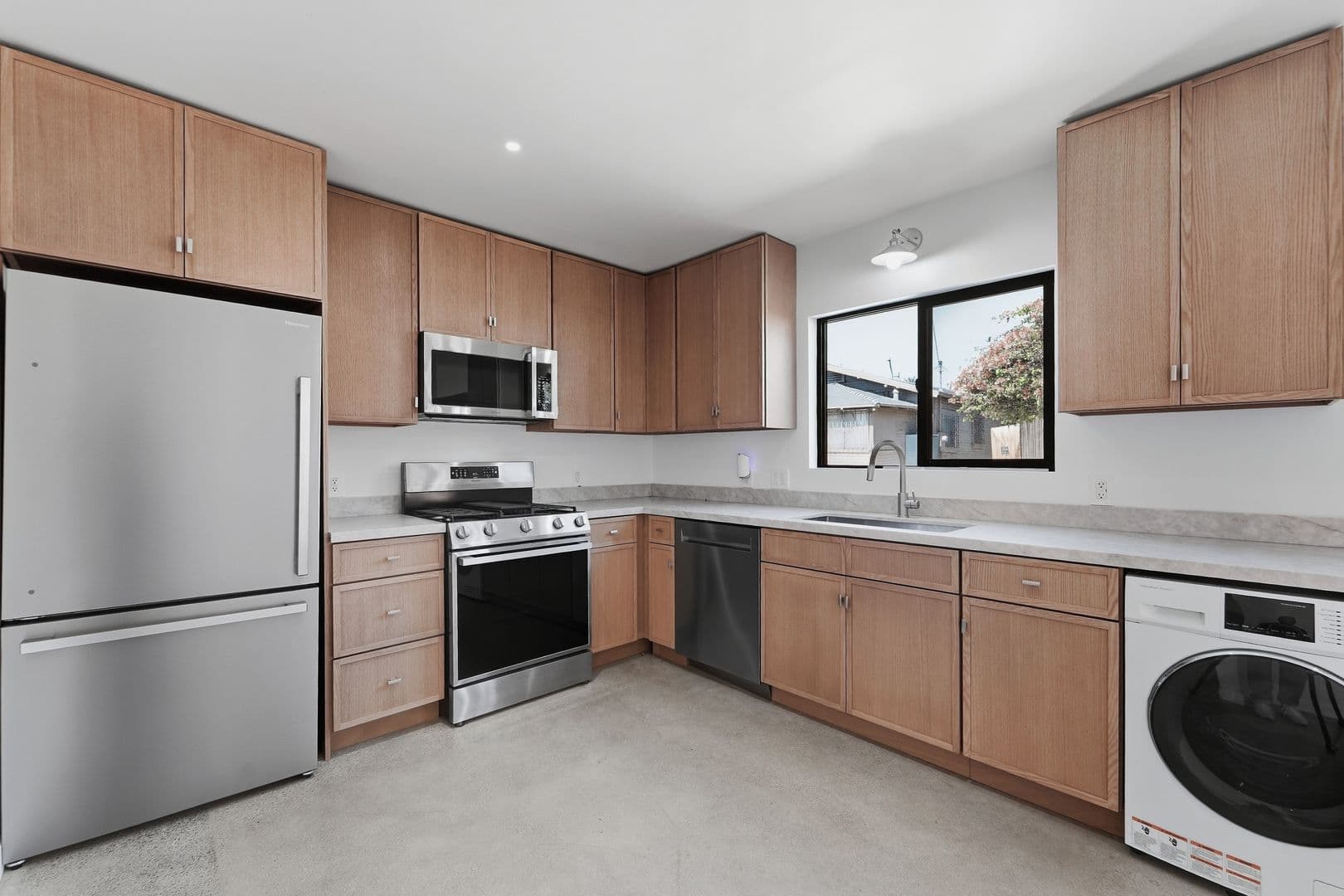 Los Angeles Apartment: 1756 W 37th Dr