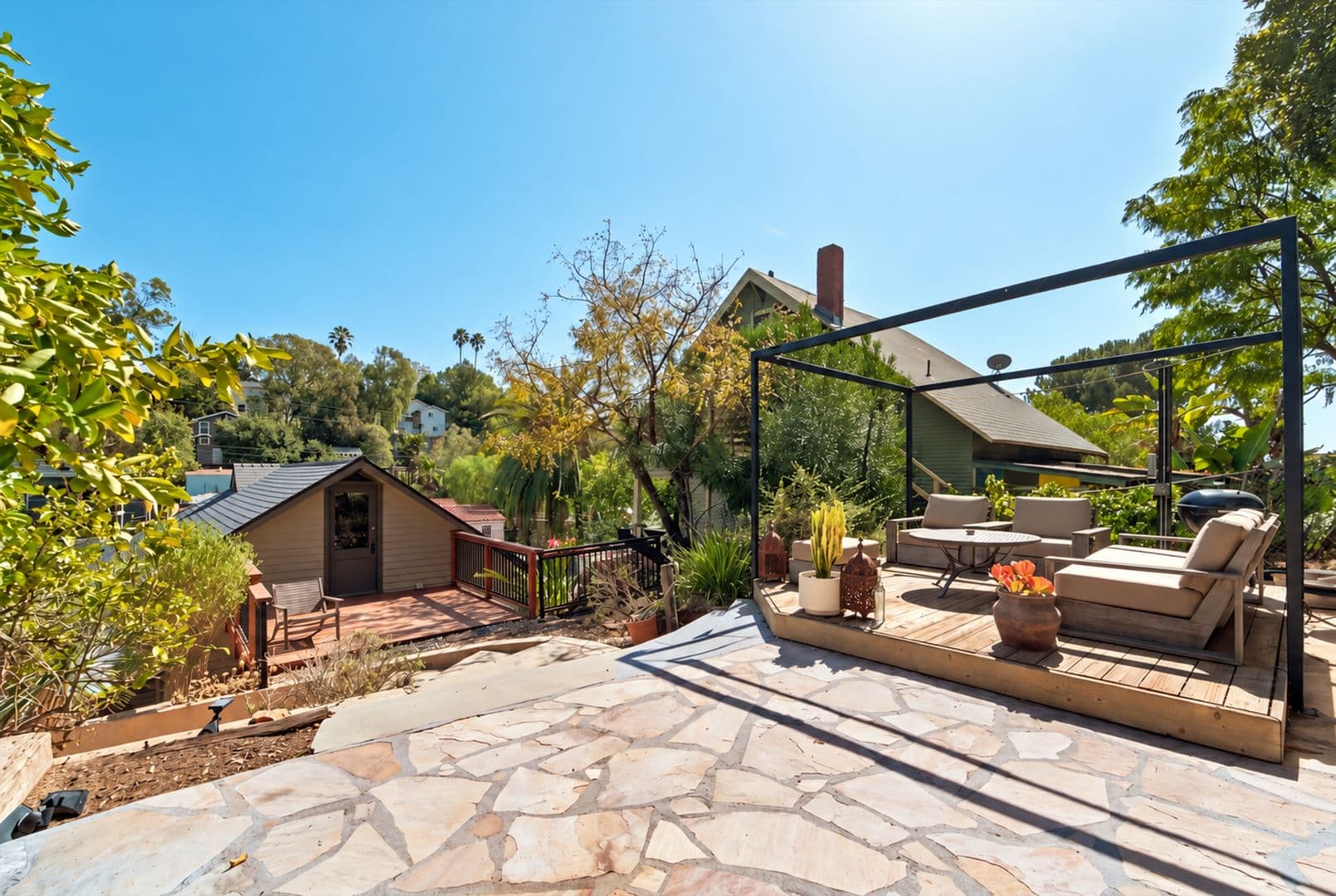 Los Angeles House: 2229 Echo Park Ave