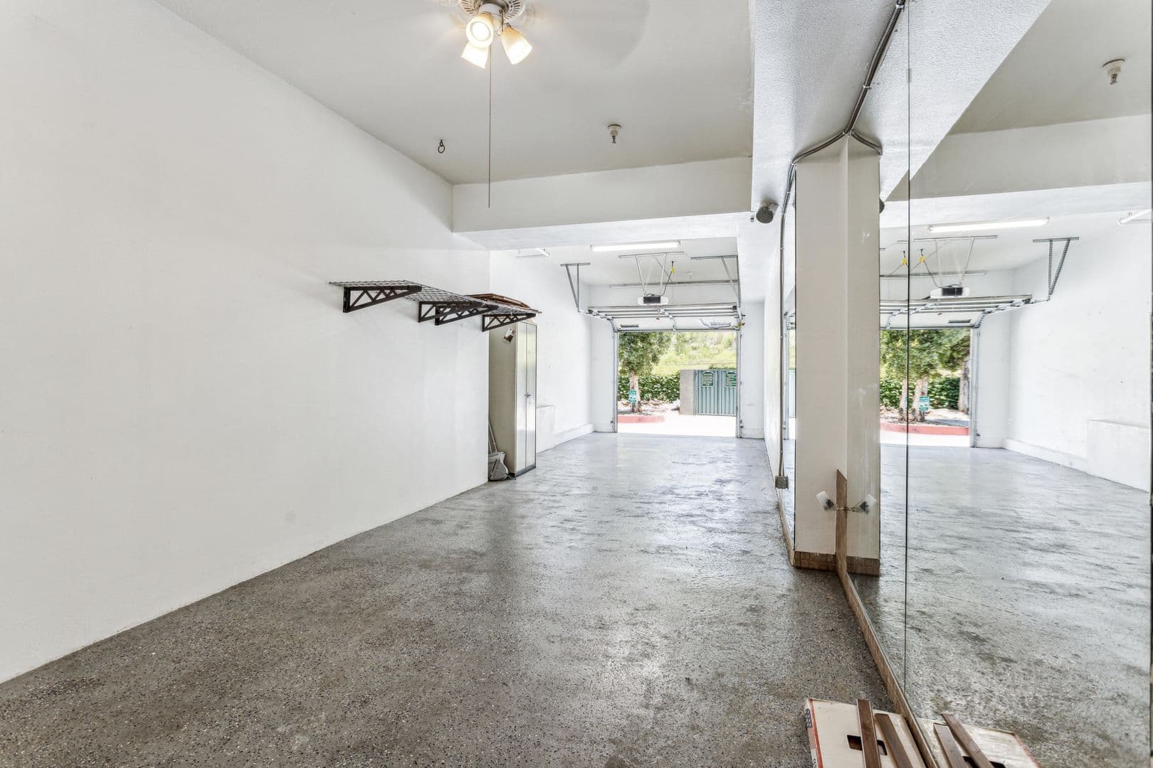 Los Angeles House: 4600 Don Lorenzo Dr