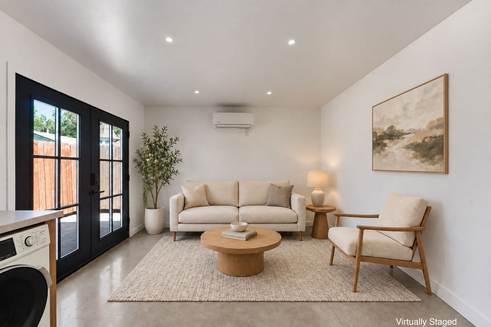 Los Angeles Apartment: 1756 W 37th Dr