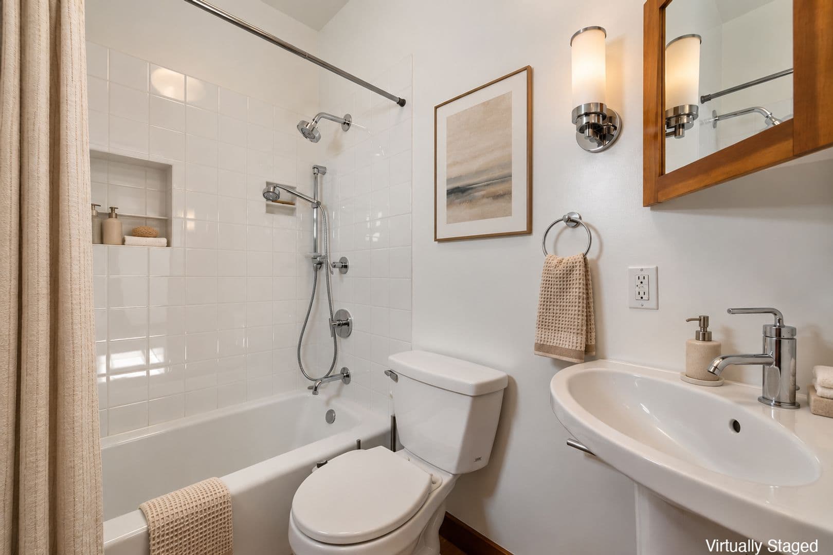 Los Angeles House: 2229 Echo Park Ave