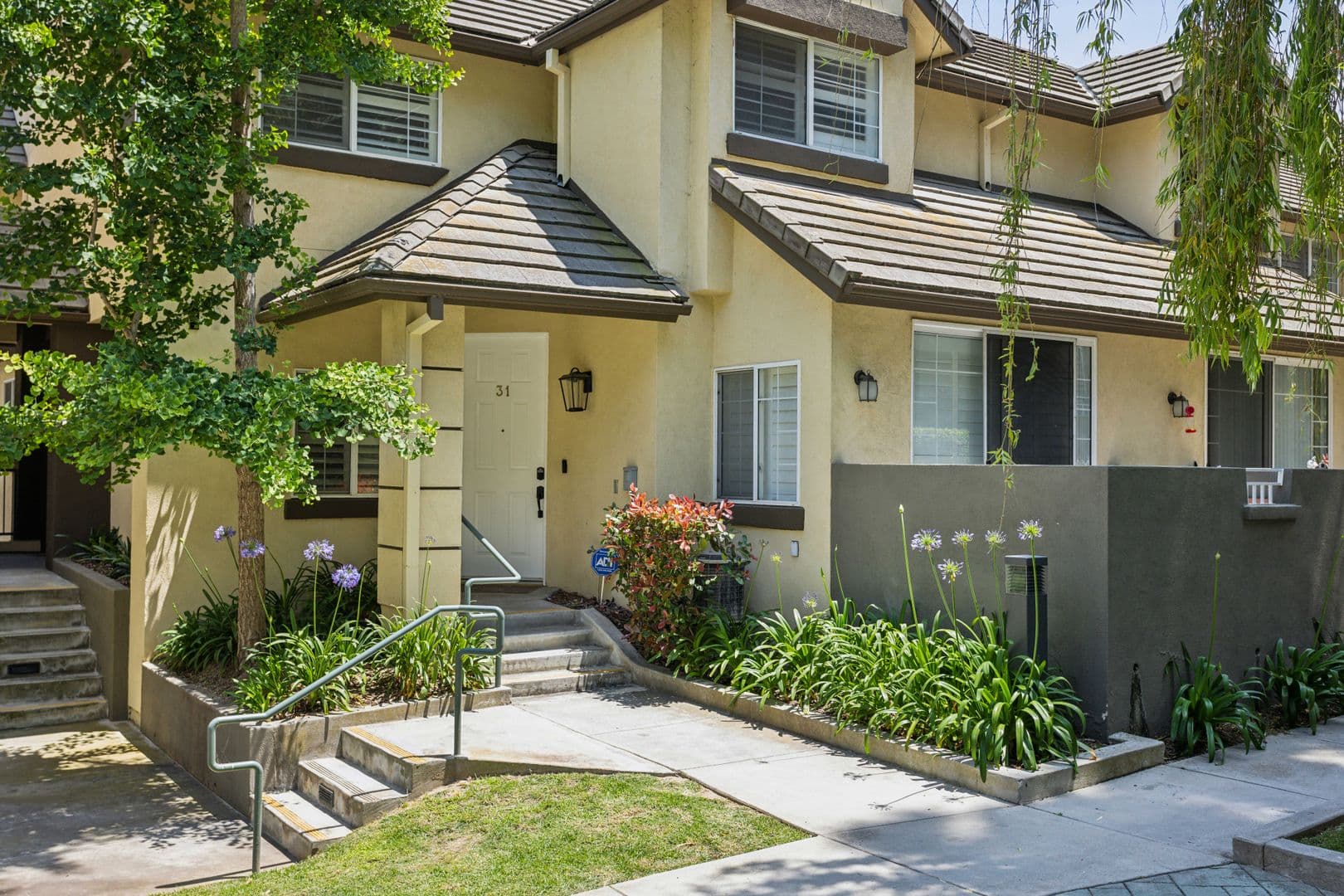 Los Angeles House: 4600 Don Lorenzo Dr