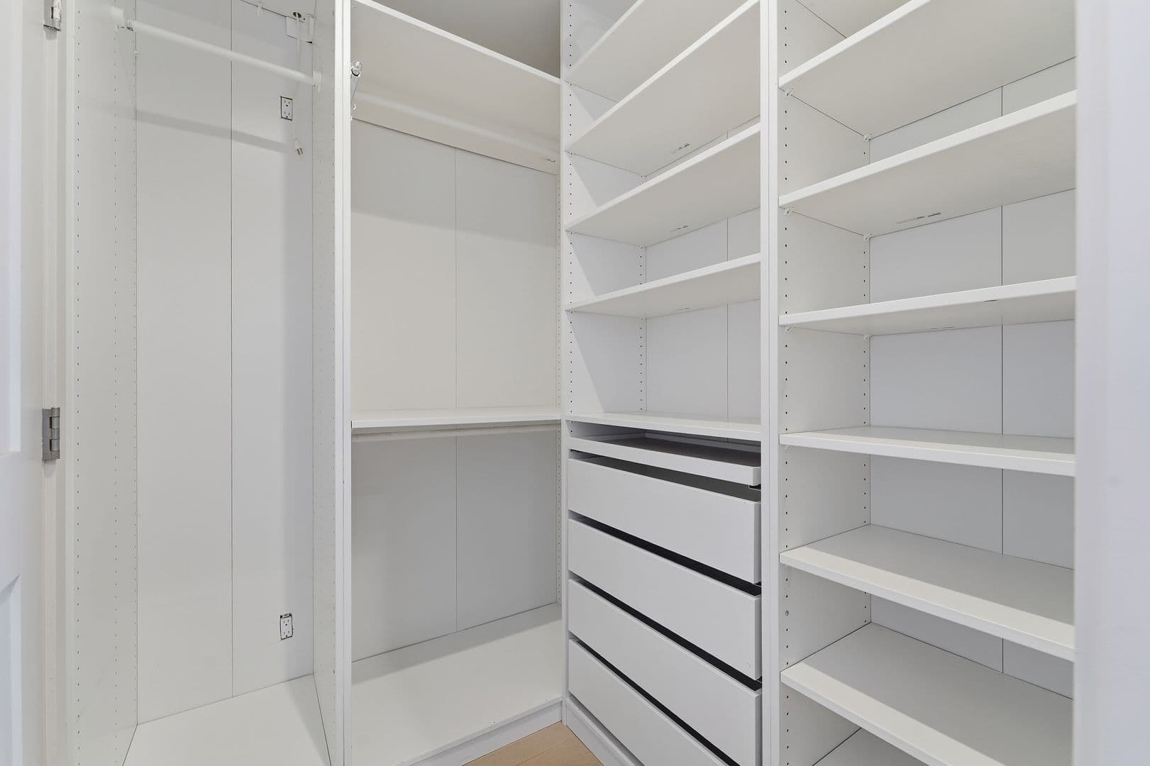 Los Angeles Apartment: 1756 W 37th Dr