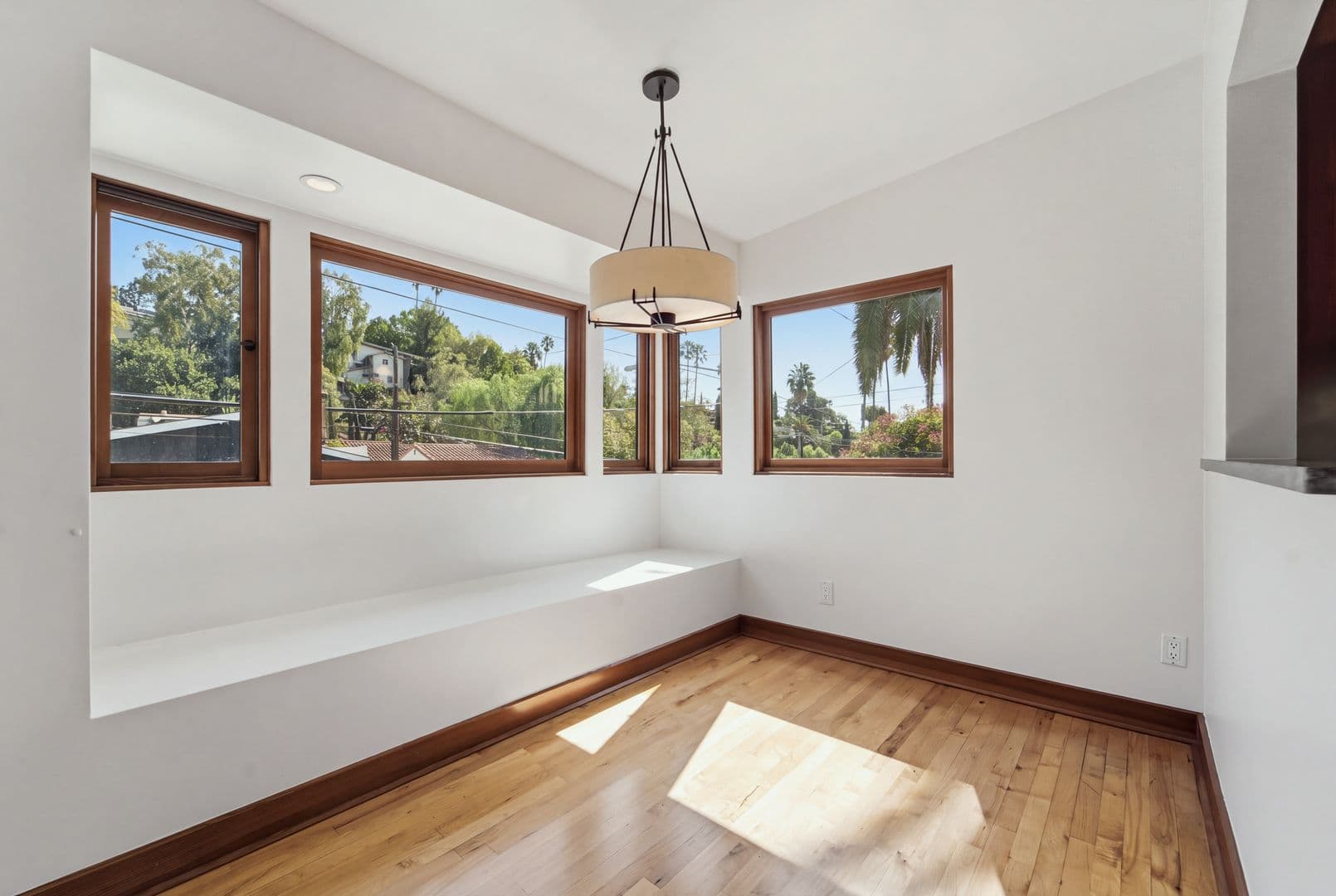 Los Angeles House: 2229 Echo Park Ave