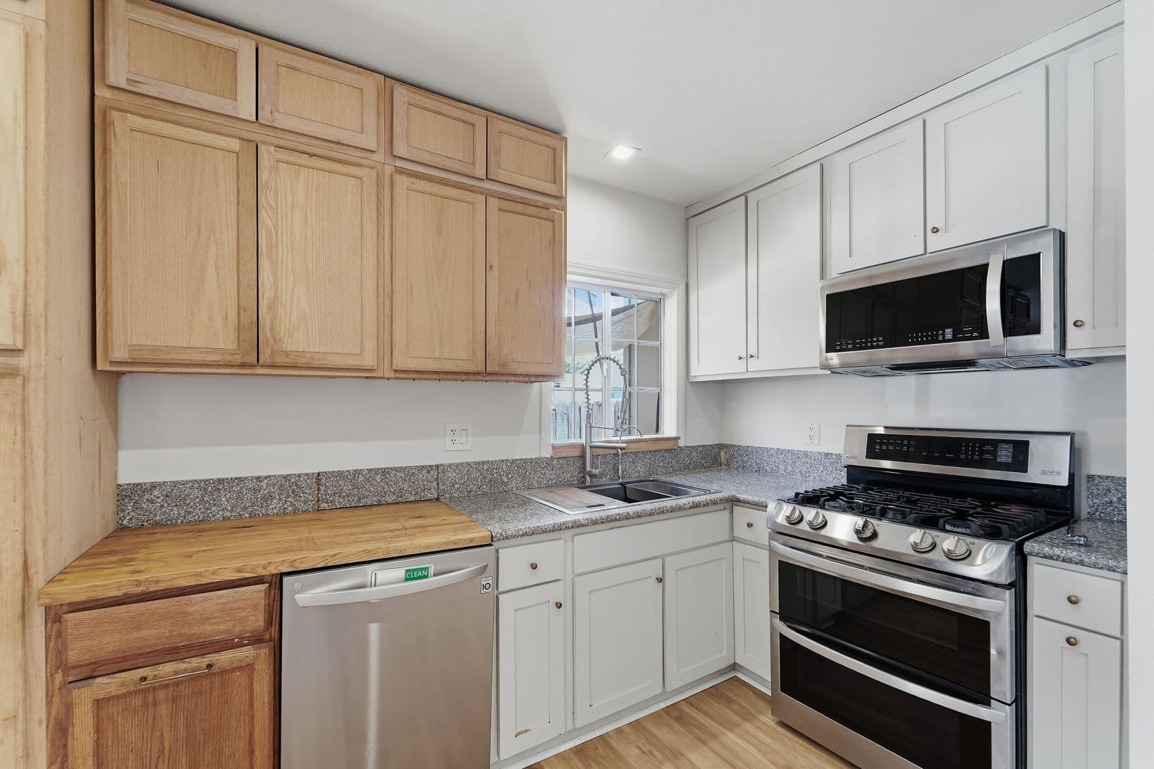 Los Angeles Apartment: 1756 W 37th Dr