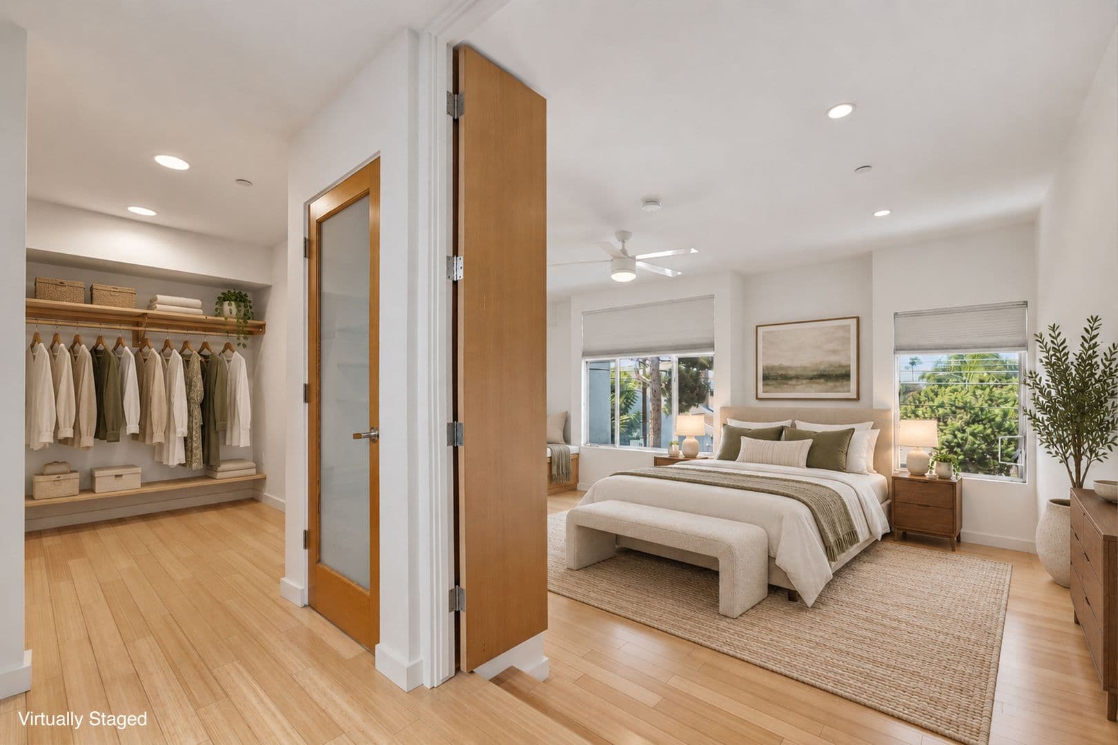 Los Angeles House: 1120 N El Centro Ave