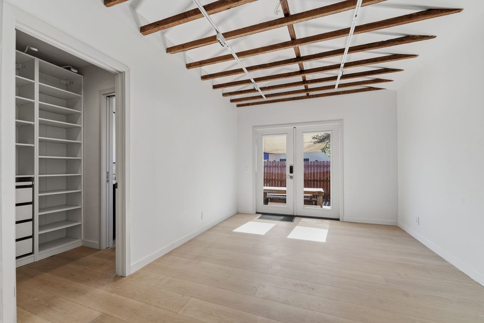 Los Angeles Apartment: 1756 W 37th Dr