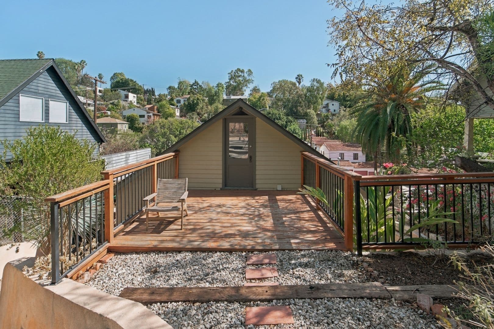 Los Angeles House: 2229 Echo Park Ave