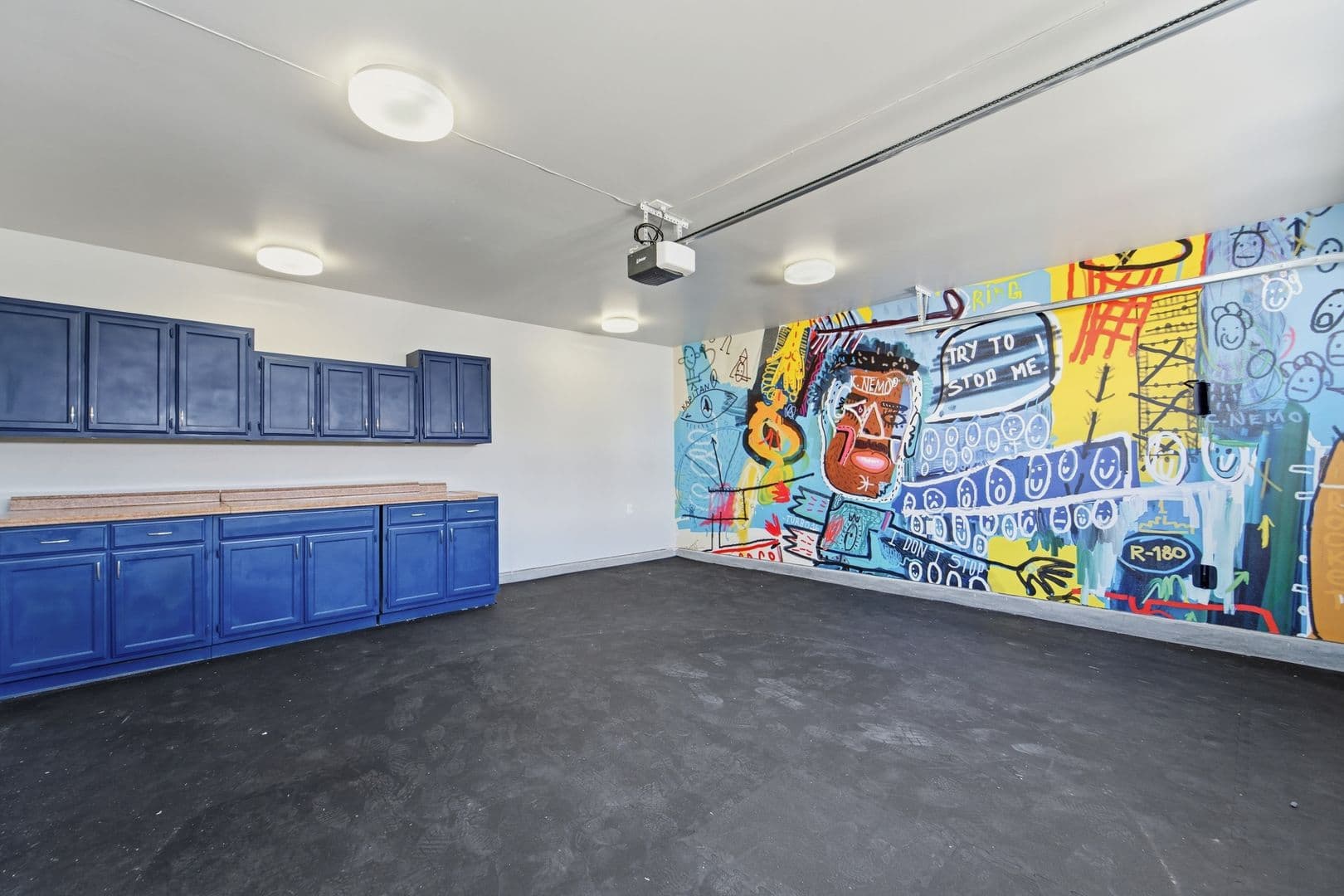 Los Angeles House: 5616 S. Rimpau Blvd