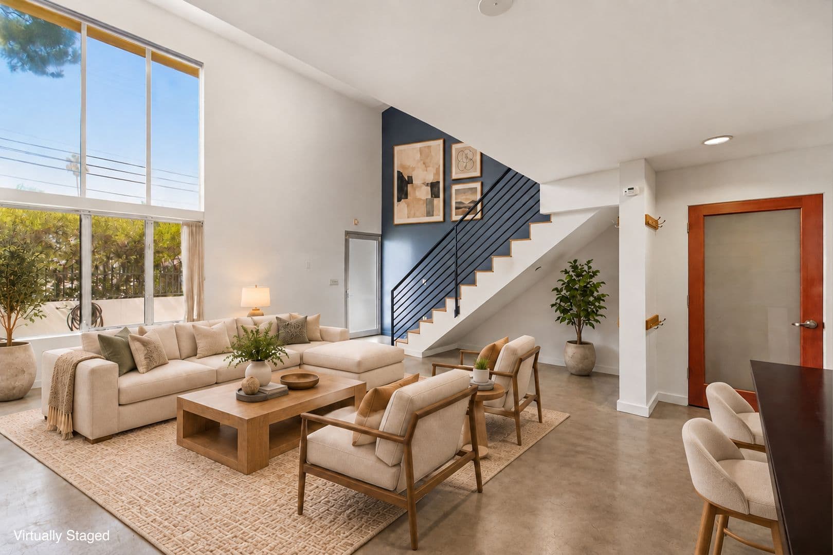 Los Angeles House: 1120 N El Centro Ave