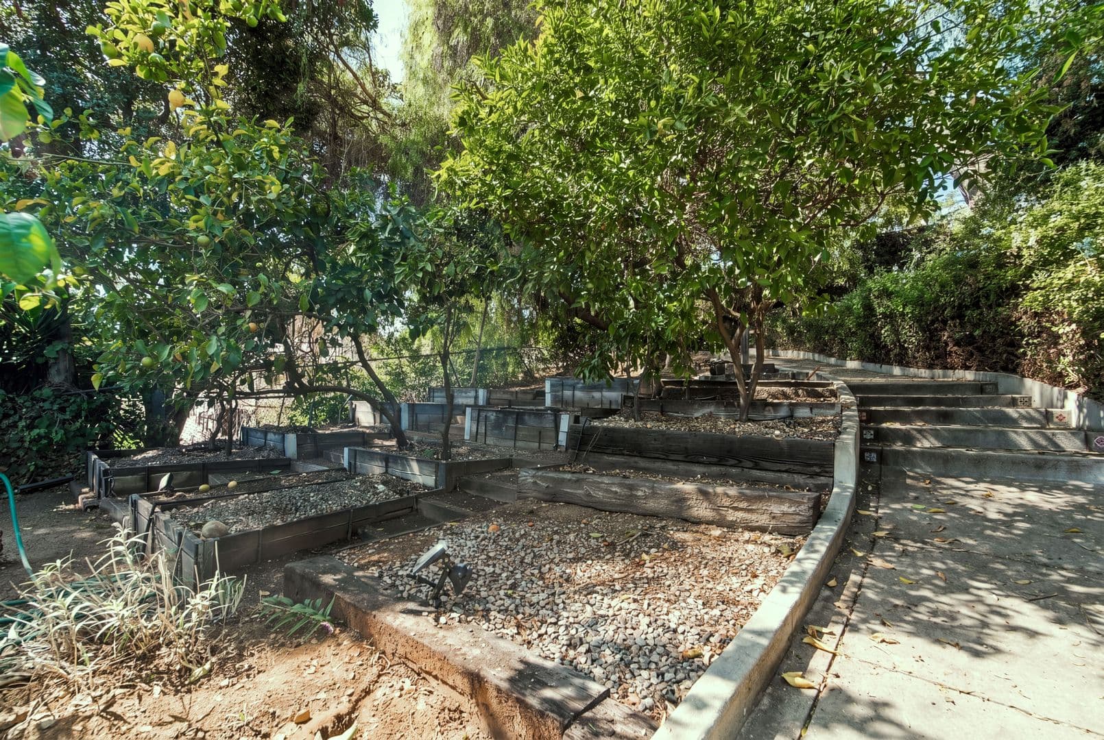 Los Angeles House: 2229 Echo Park Ave