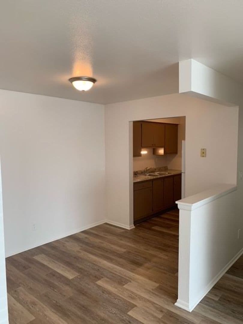 Racine Apartment: 2400 Northwestern Ave