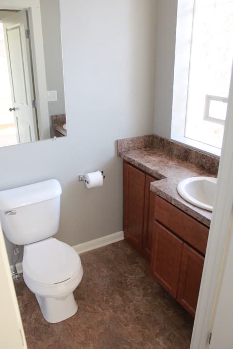 Racine Apartment: 2005 Washington Ave.