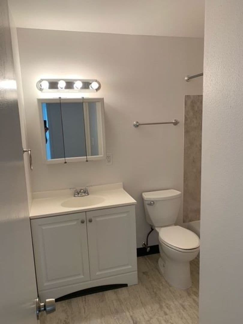Racine Apartment: 2400 Northwestern Ave