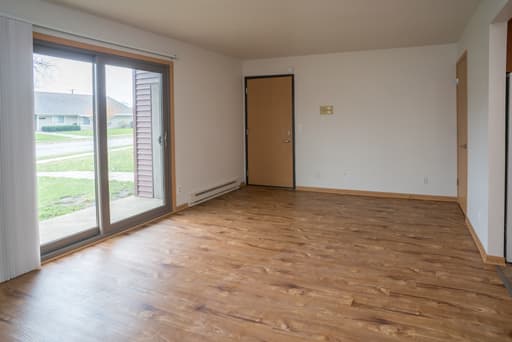 Racine Apartment: 1851 Roosevelt Ave.