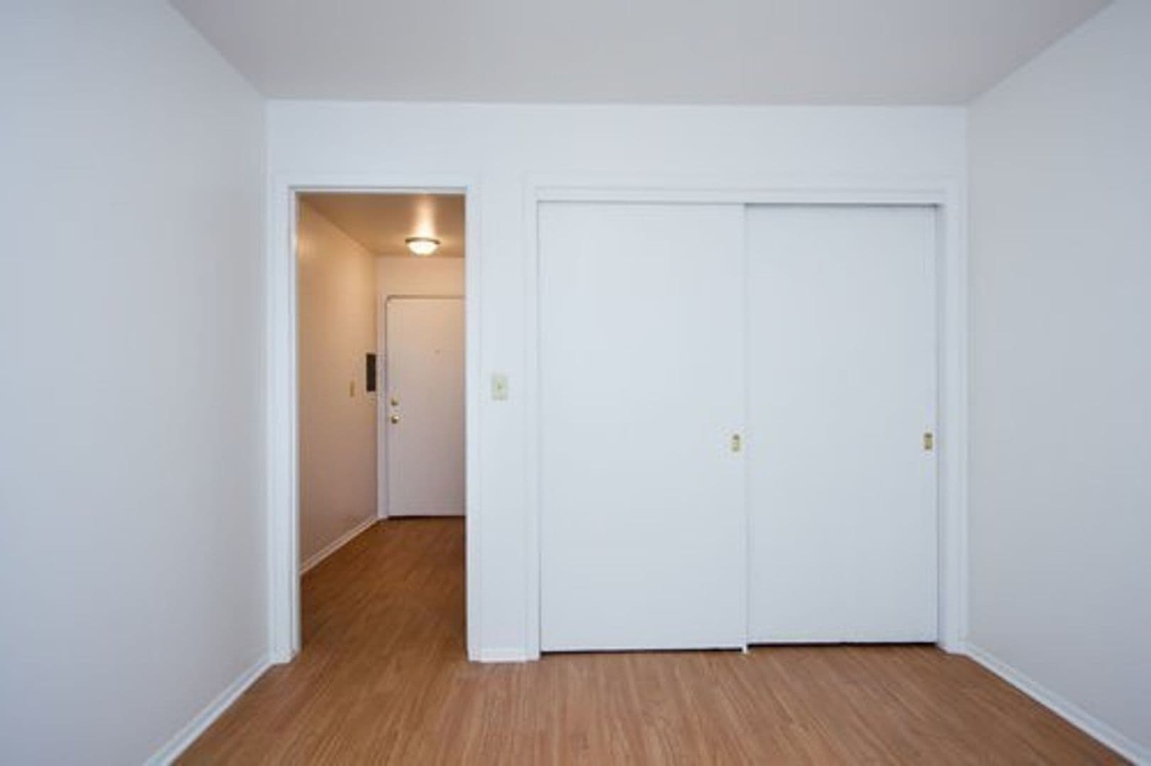 Racine Apartment: 2400 Northwestern Ave
