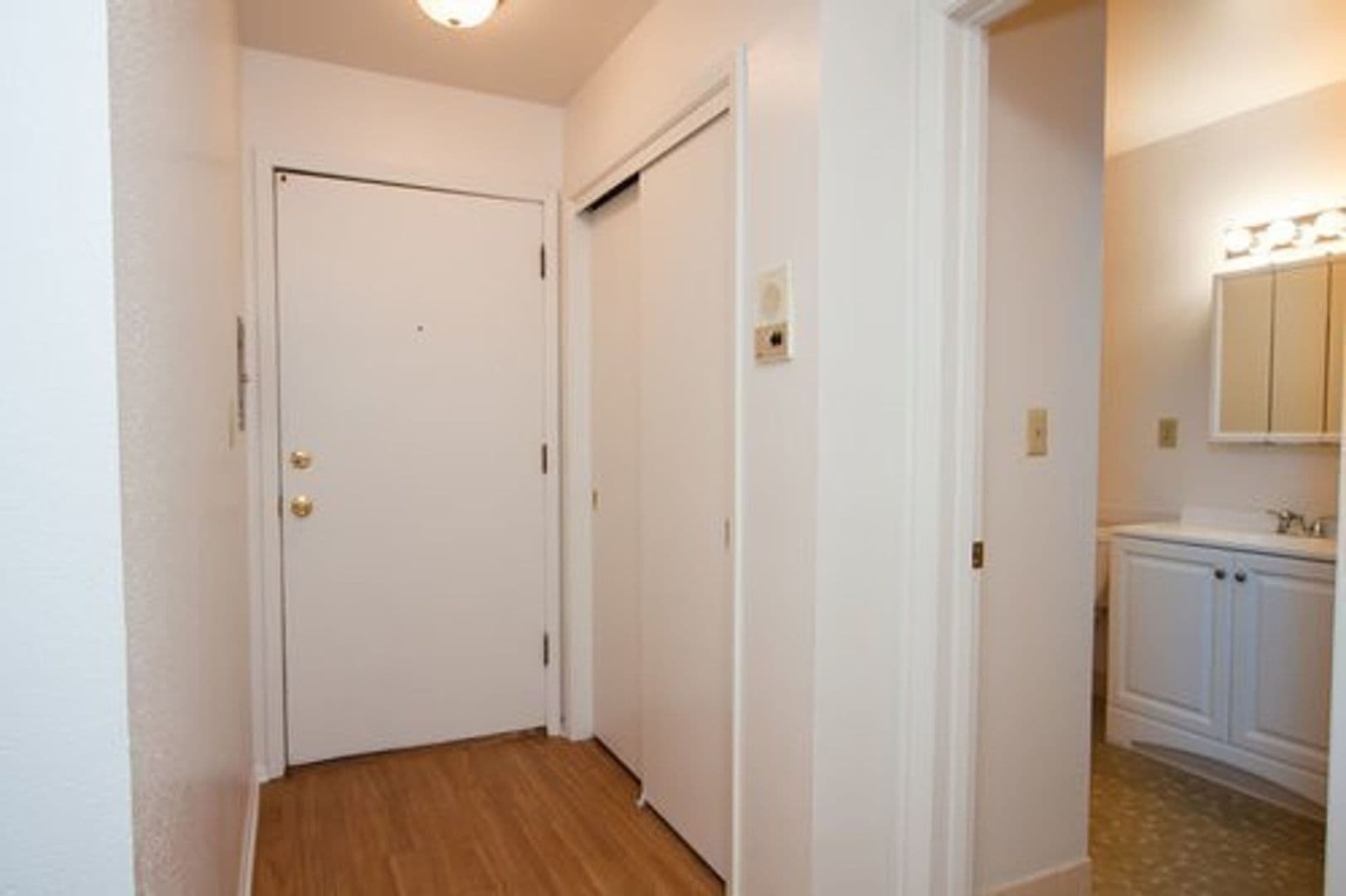 Racine Apartment: 2400 Northwestern Ave