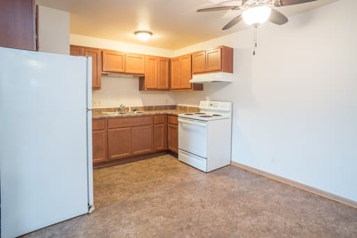 Racine Apartment: 1851 Roosevelt Ave.