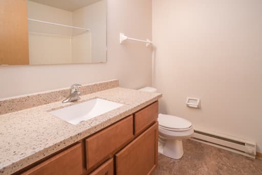 Racine Apartment: 1851 Roosevelt Ave.