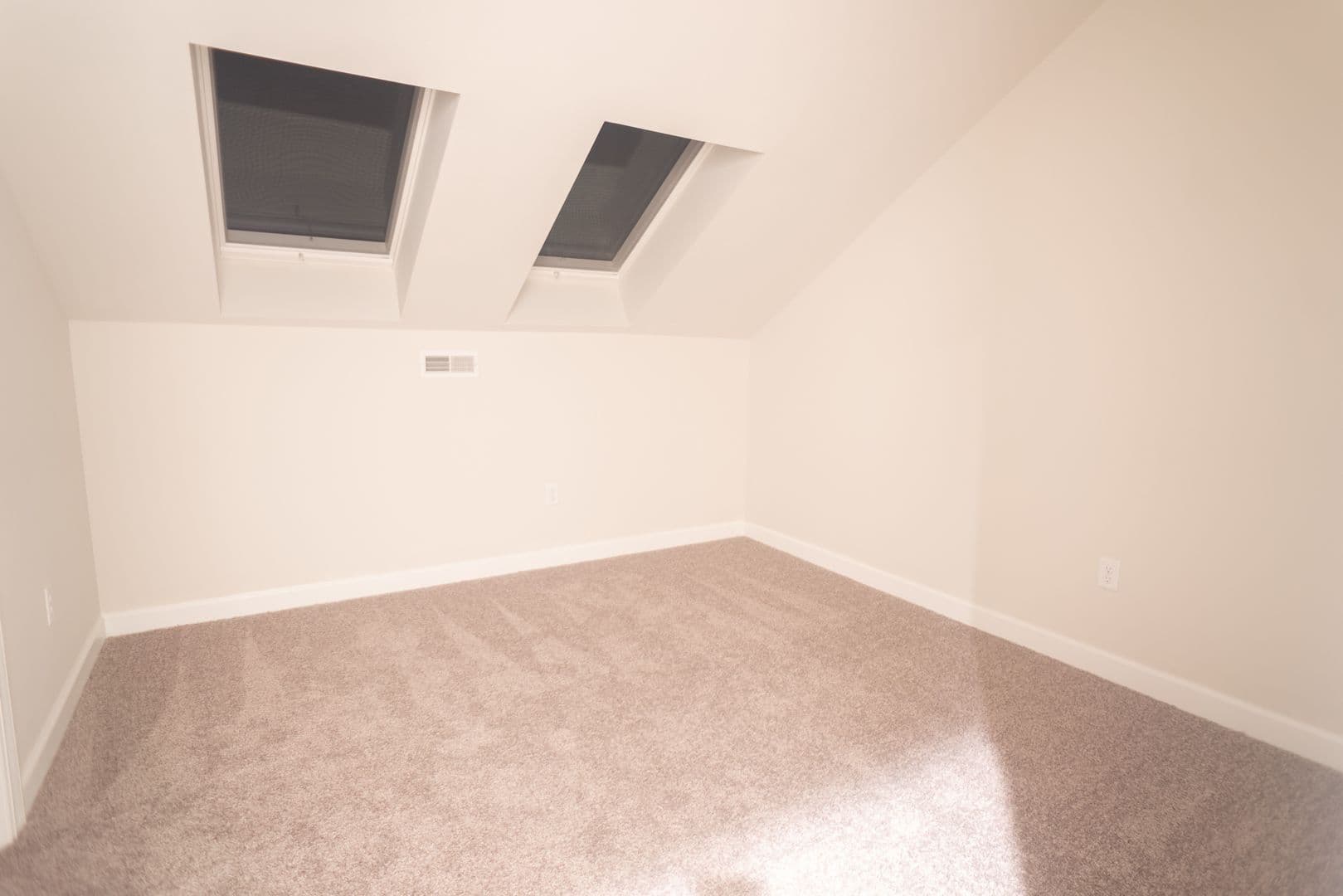 Kenosha Apartment: 812 50th St