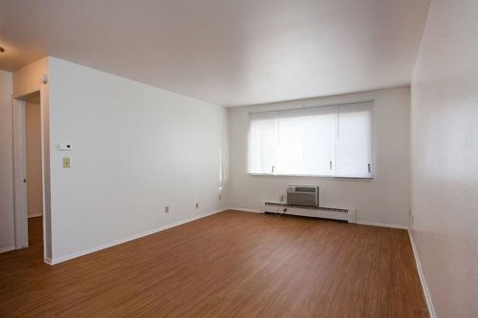 Racine Apartment: 2400 Northwestern Ave