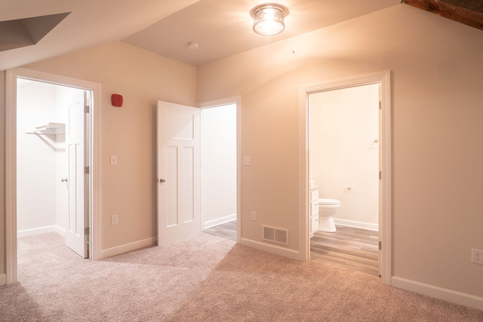 Kenosha Apartment: 812 50th St
