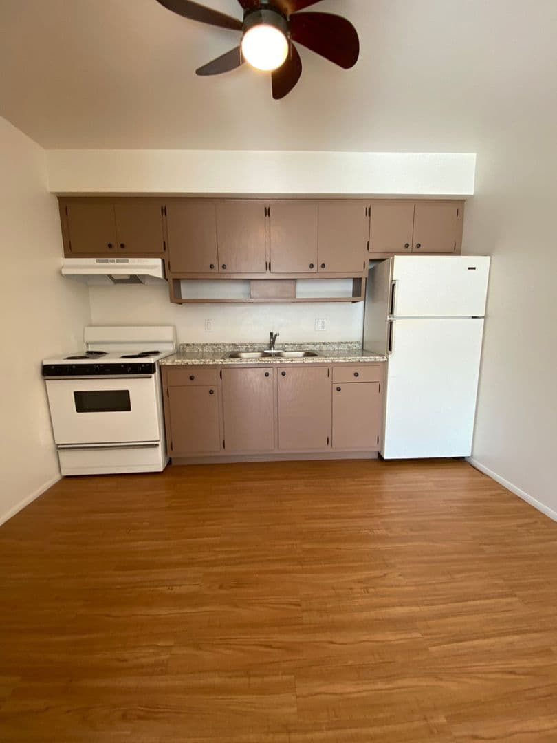 Racine Apartment: 2420 Northwestern Ave