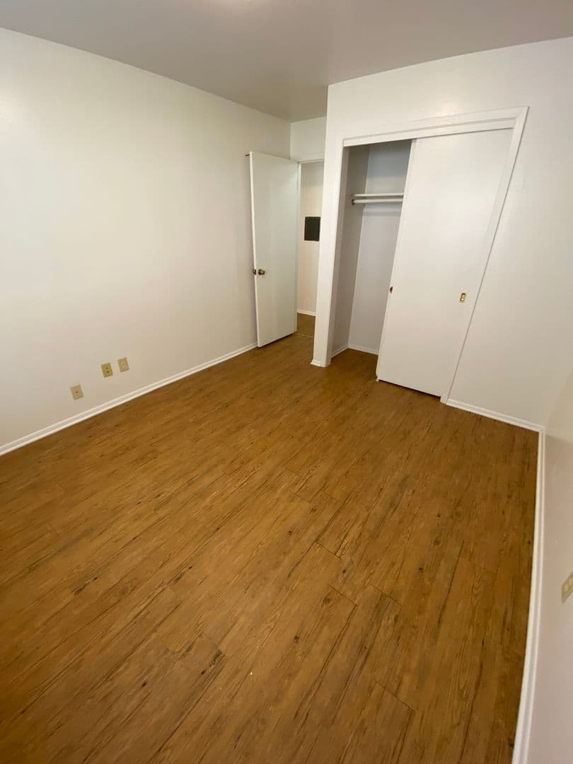 Racine Apartment: 2400 Northwestern Ave