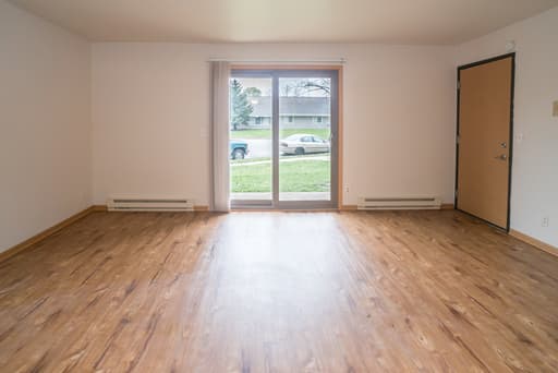 Racine Apartment: 1851 Roosevelt Ave.