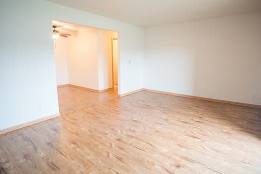 Racine Apartment: 1851 Roosevelt Ave.