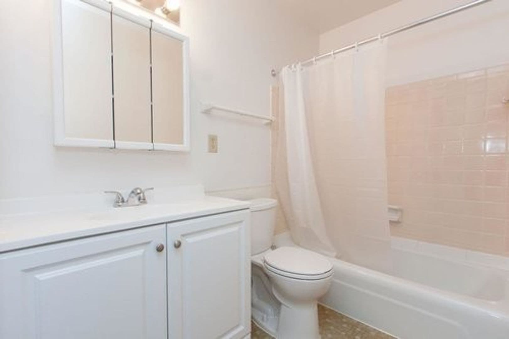 Racine Apartment: 2400 Northwestern Ave