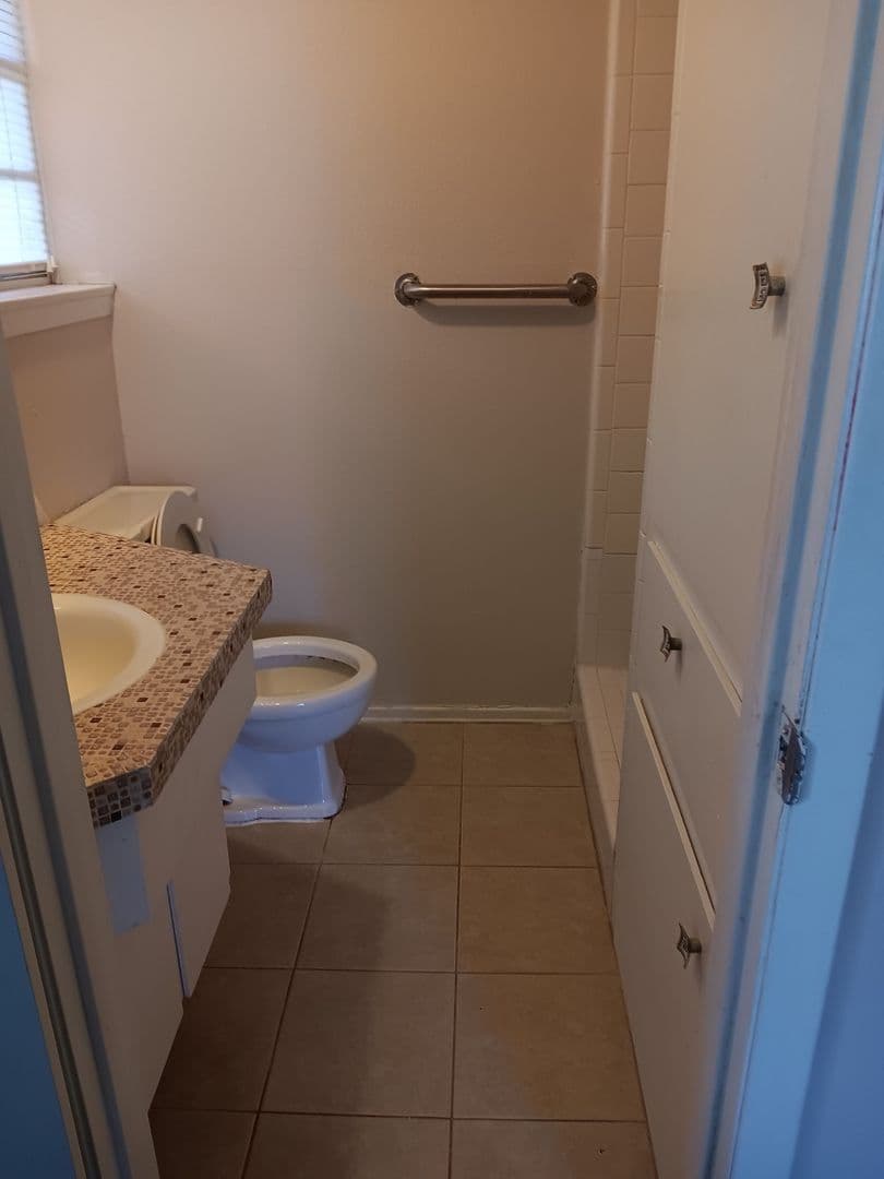 Cleburne House: 1217 Briarwood