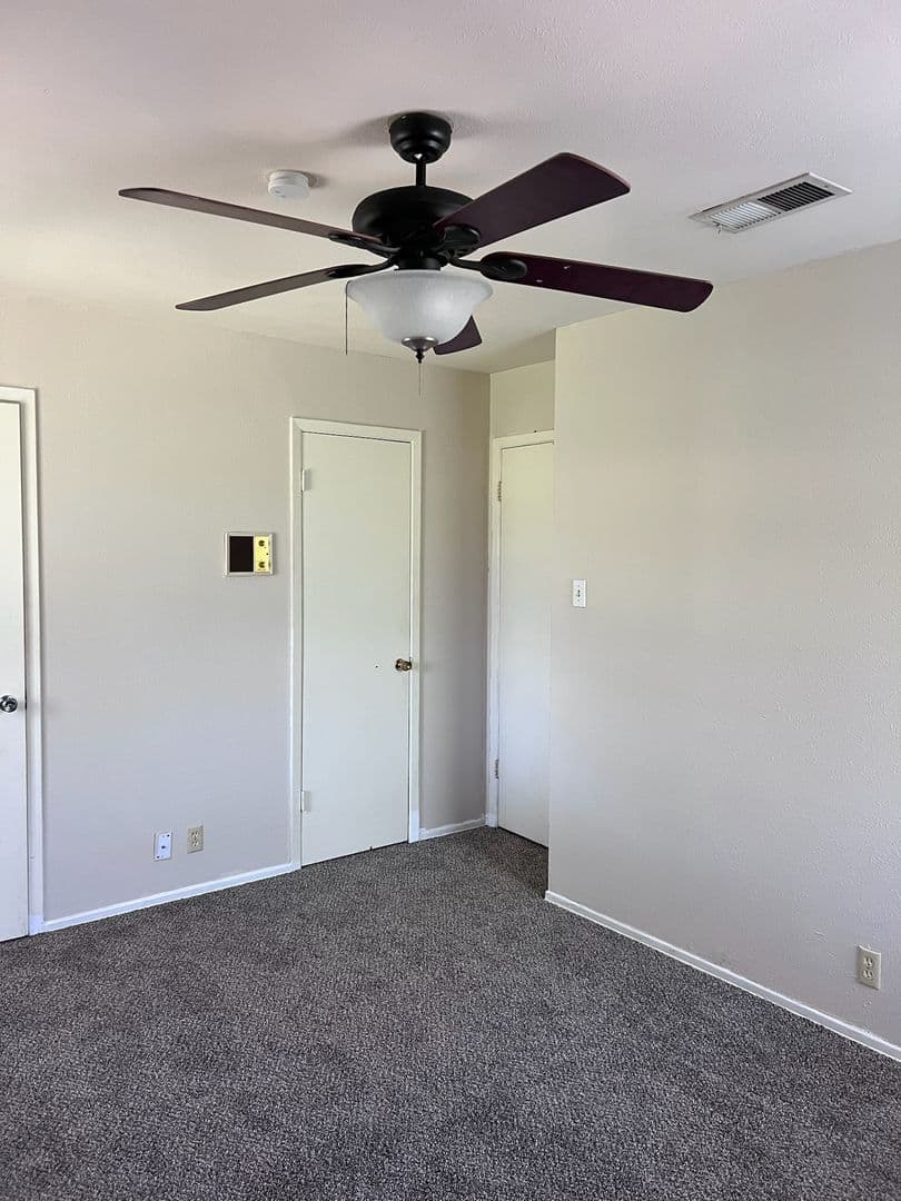 Cleburne House: 1217 Briarwood