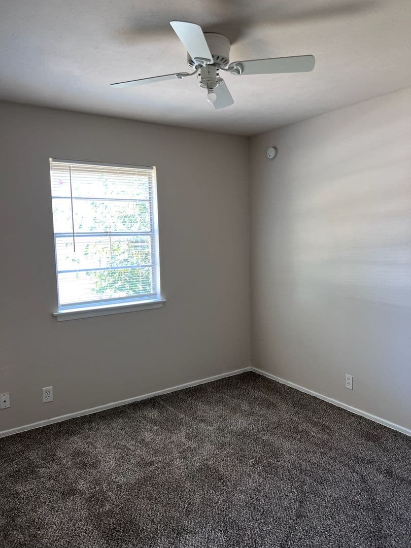 Cleburne House: 1217 Briarwood