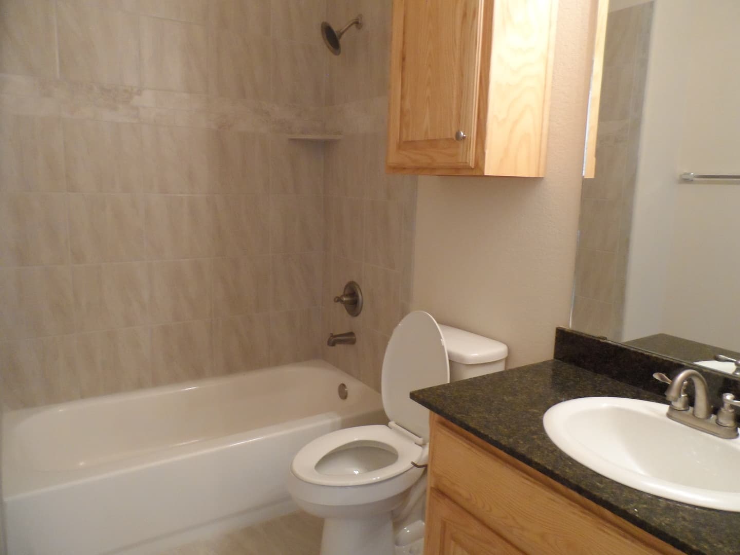 Cleburne Apartment: 1208 Country Club Rd