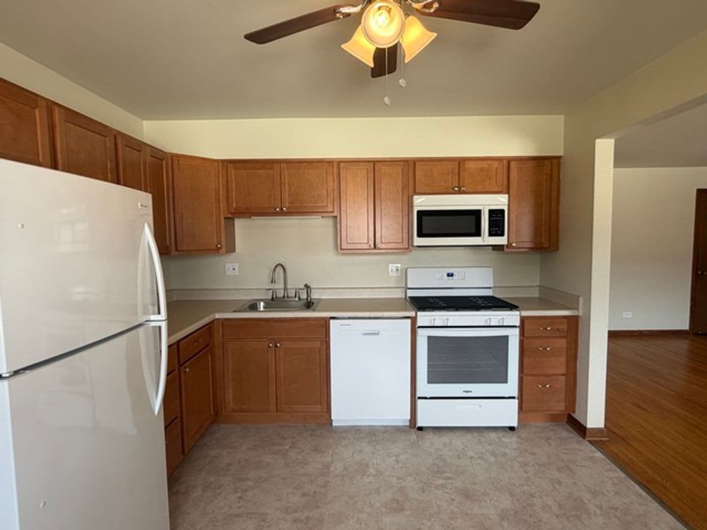 Libertyville Apartment: 820-880 N. Milwaukee Ave.