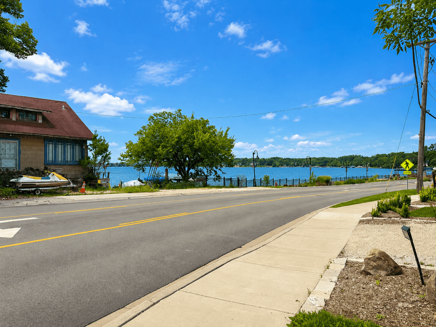 Lake Zurich Apartment: 241-245 W. Main St.