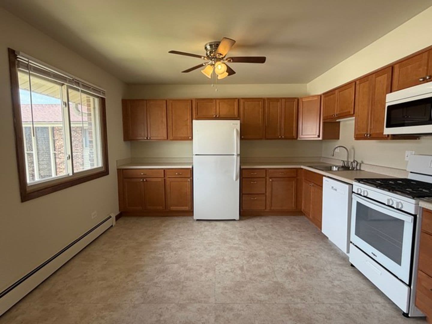 Libertyville Apartment: 820-880 N. Milwaukee Ave.