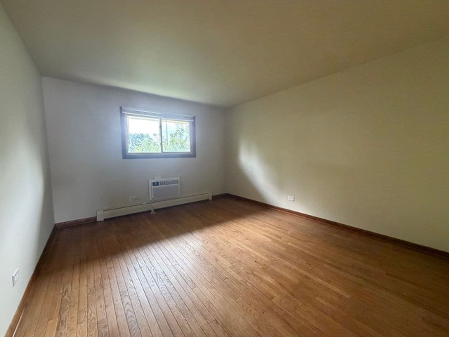 Libertyville Apartment: 820-880 N. Milwaukee Ave.