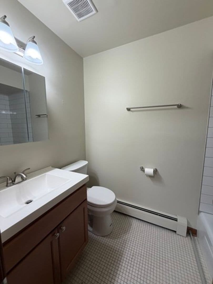 Libertyville Apartment: 820-880 N. Milwaukee Ave.