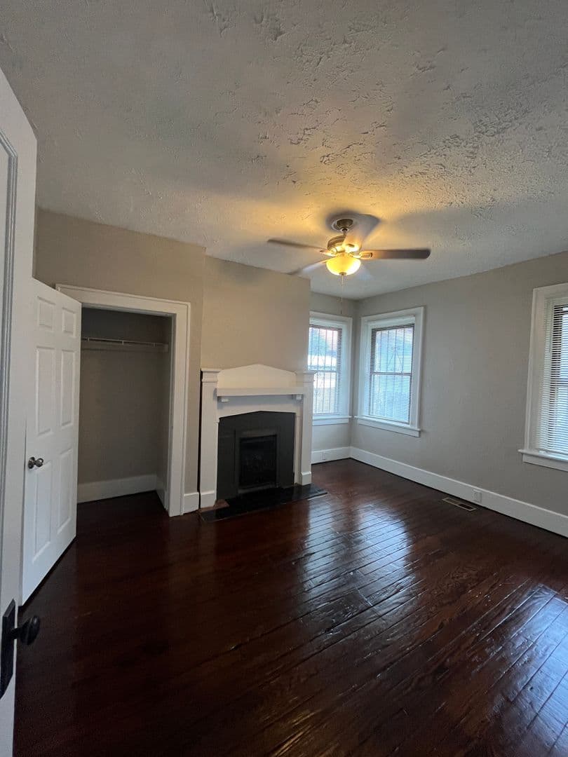 Savannah House: 611 East 37th Street
