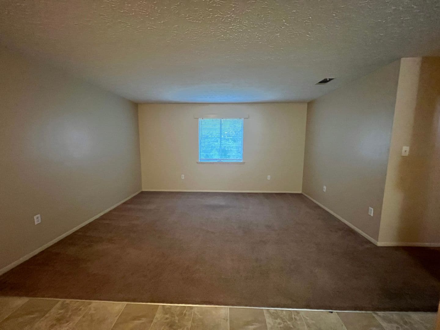 Savannah Apartment: 1100 East 56th Street