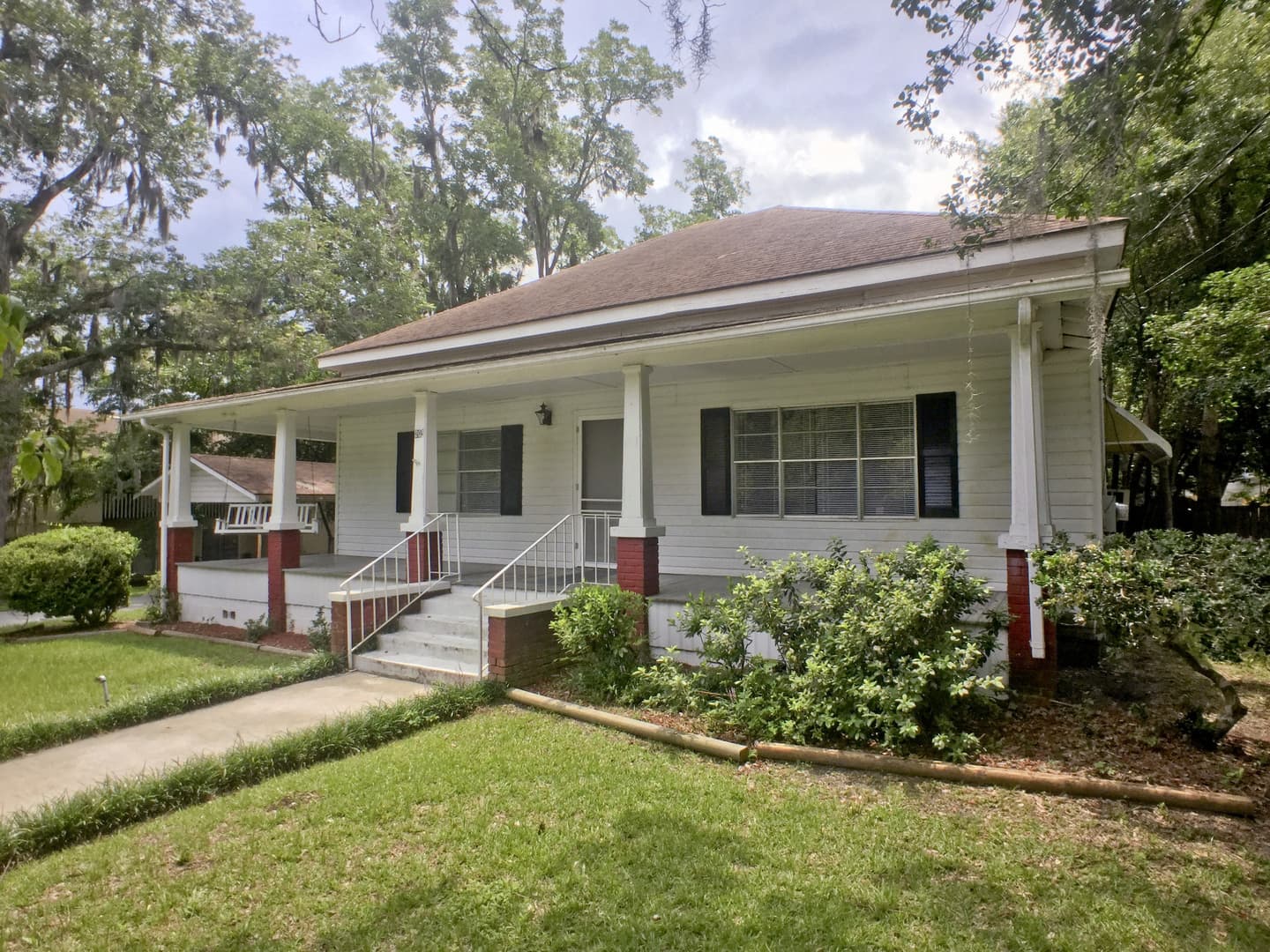 Springfield House: 205 E 2nd St