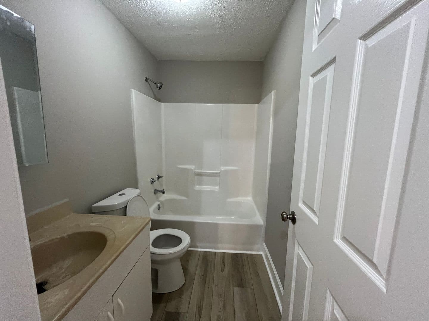 Savannah Apartment: 760 Highway 30