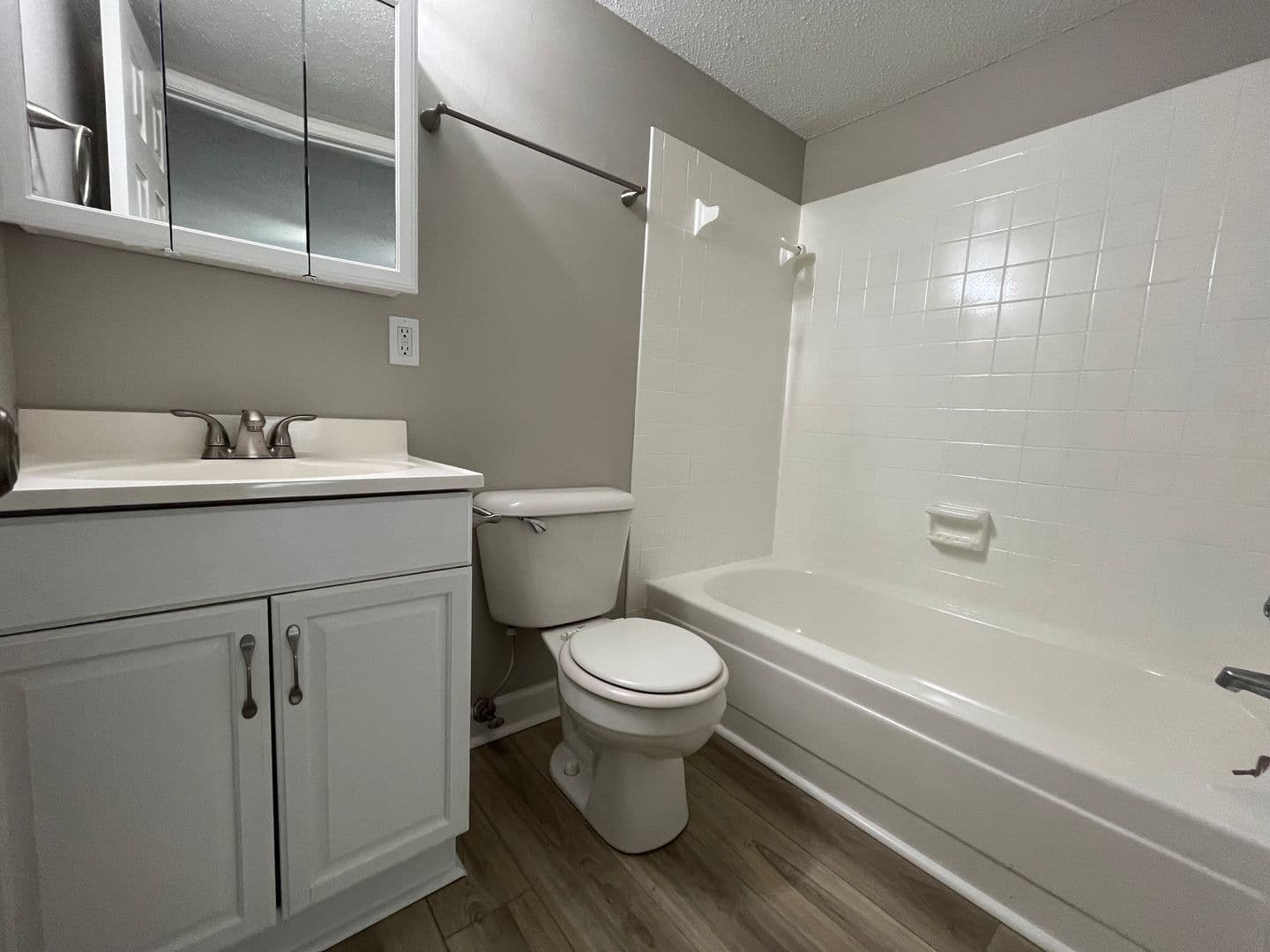 Savannah Apartment: 10612 Middleground Rd