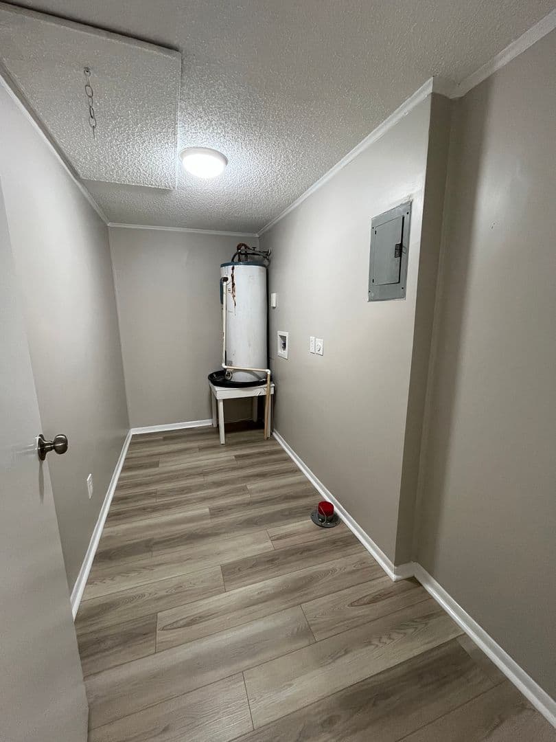 Savannah Apartment: 6815 Waters Ave