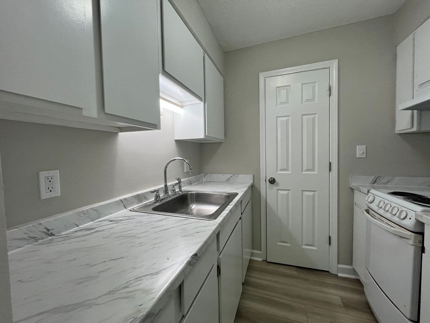 Savannah Apartment: 10612 Middleground Rd