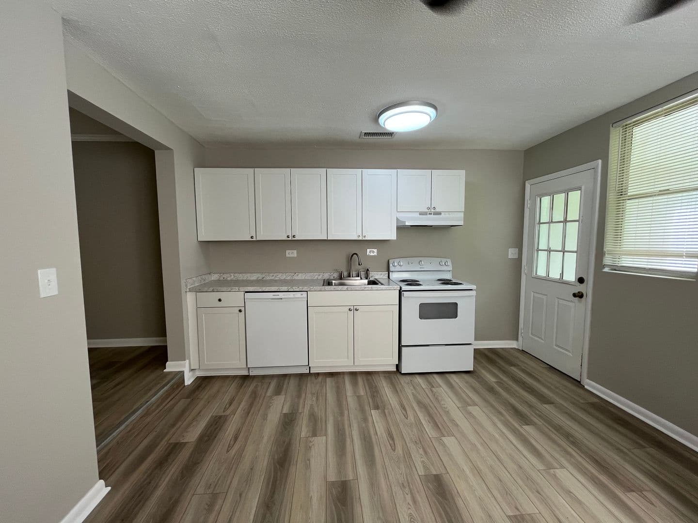 Savannah Apartment: 760 Highway 30