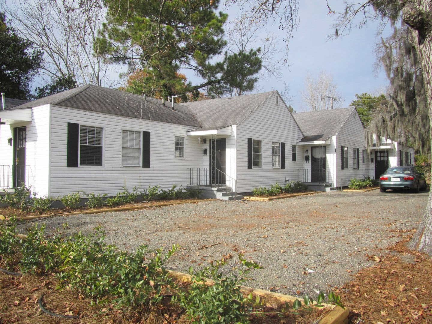 Savannah Apartment: 720 East 56th Street