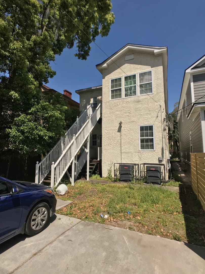 Savannah Apartment: 825 E Henry St